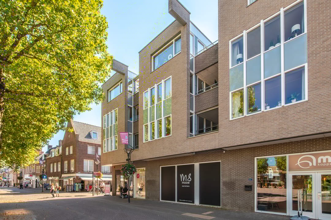 Foto 1 van Raadhuisplein 15-14