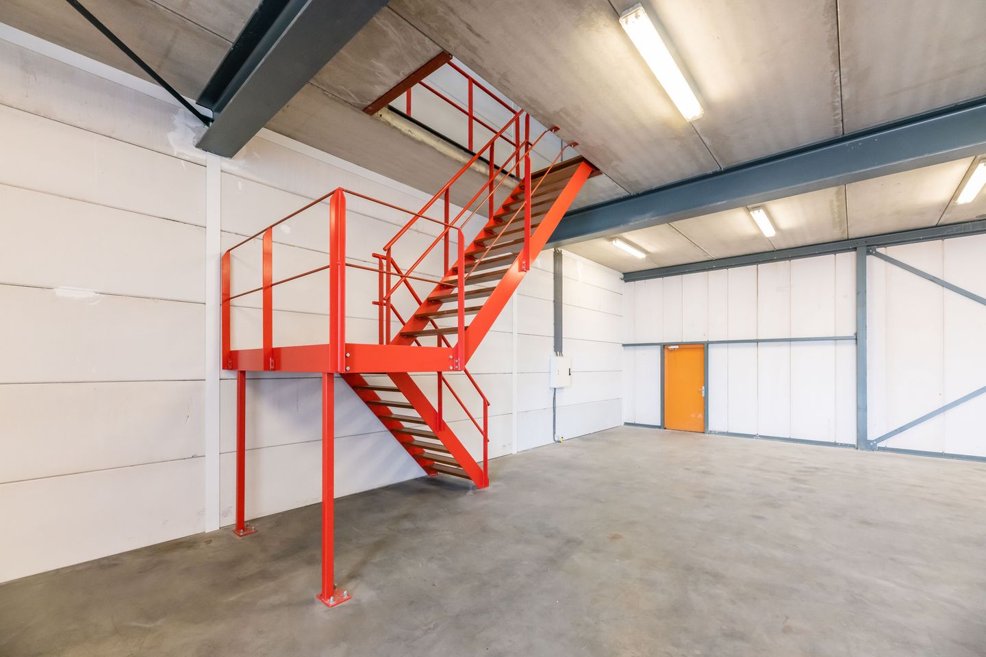 View photo 5 of Leeghwaterstraat 4-b