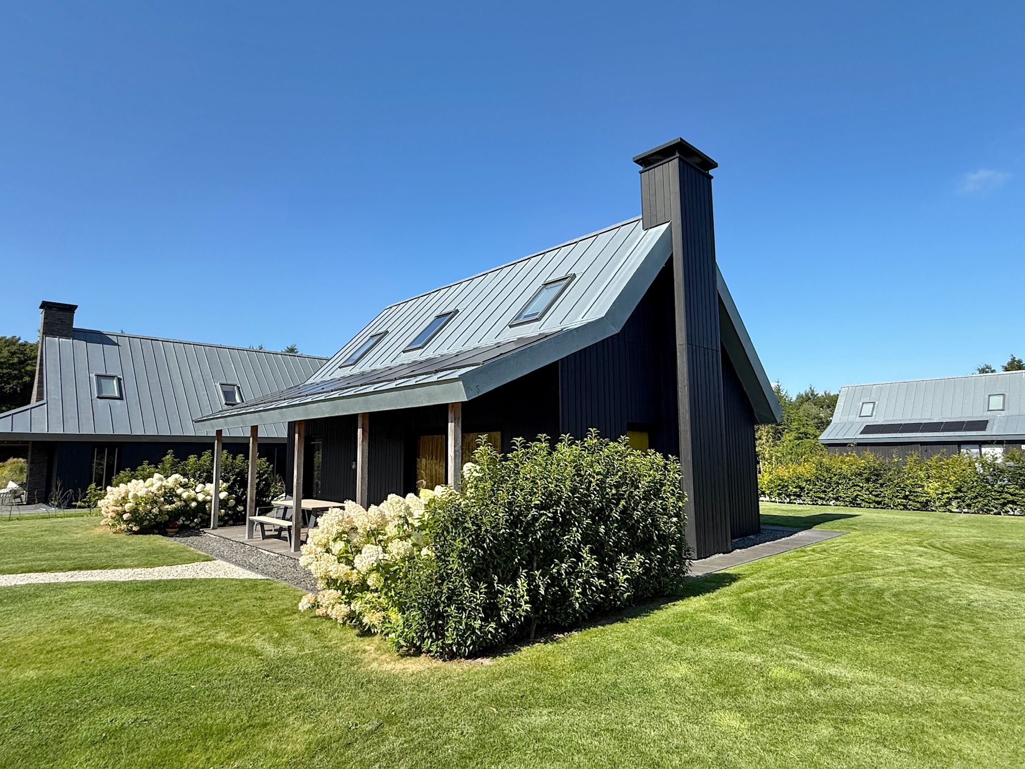 3-bedroom freehold villa in Sint Nicolaasga — photo 1 of 5