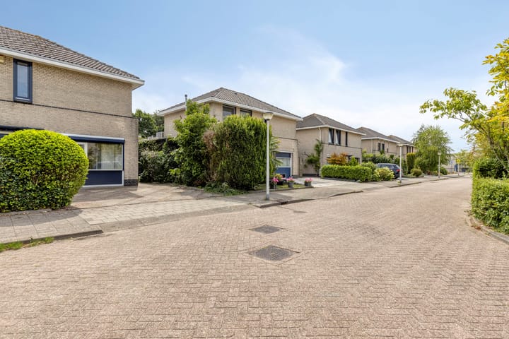 Foto 2 van Brucknerstraat 10