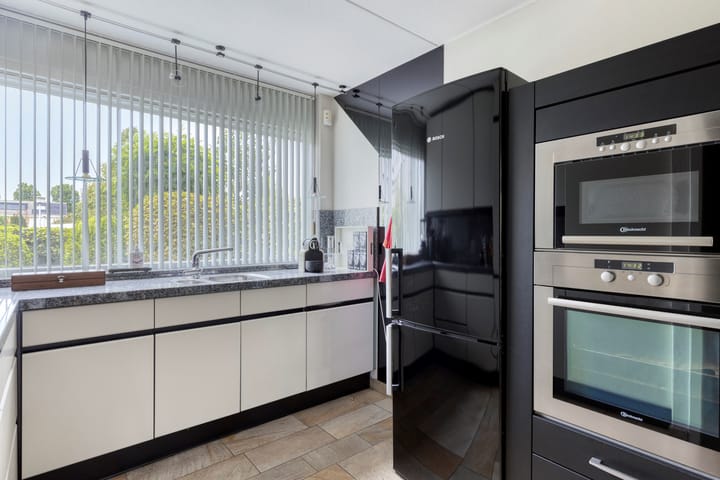 Foto 11 van Brucknerstraat 10