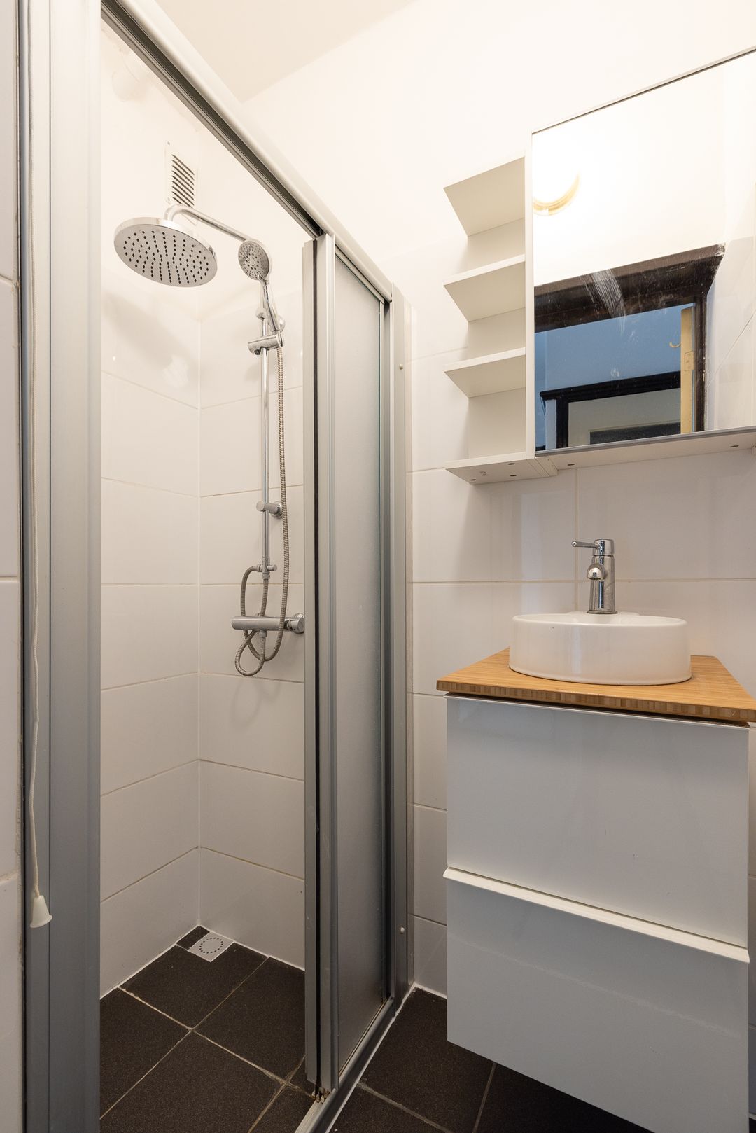 Photo 16 of Carel van Nieveltstraat 19-A