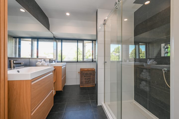 Foto 33 van Rozenlaan 13