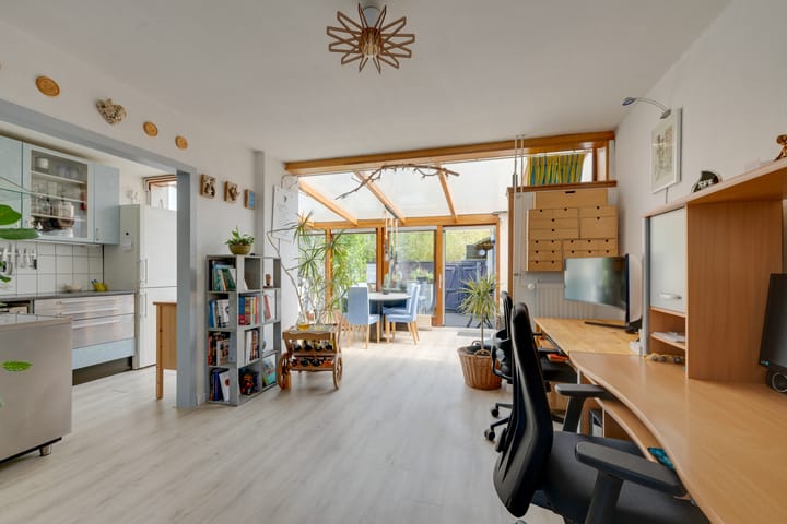 Foto 15 van Cornelis Roosstraat 9