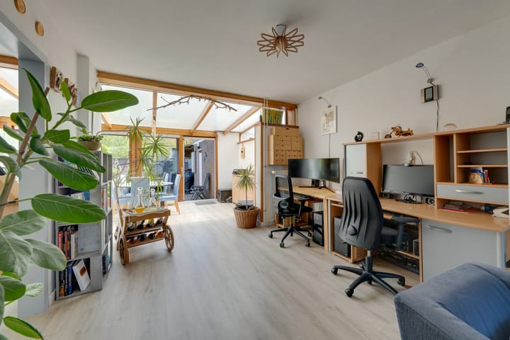 Foto 16 van Cornelis Roosstraat 9