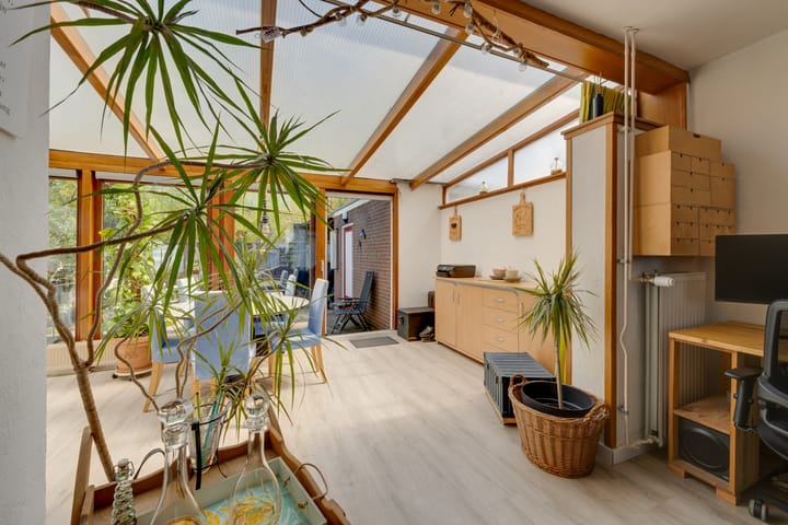 Foto 17 van Cornelis Roosstraat 9