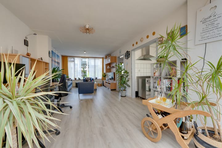 Foto 19 van Cornelis Roosstraat 9