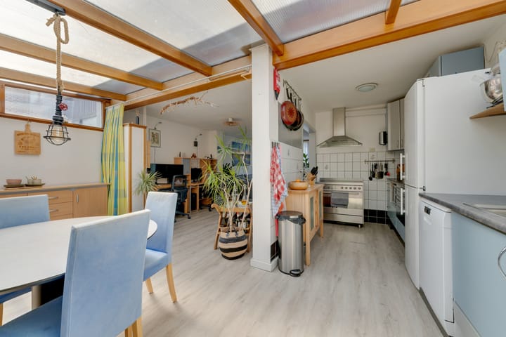 Foto 25 van Cornelis Roosstraat 9