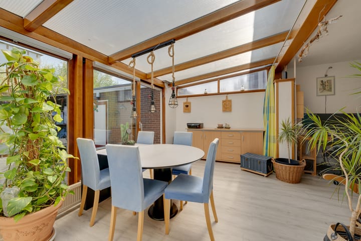 Foto 26 van Cornelis Roosstraat 9