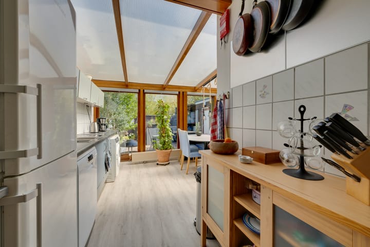 Foto 30 van Cornelis Roosstraat 9