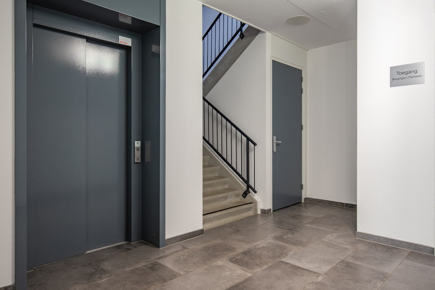 Photo 5 of Benzenraderweg 59