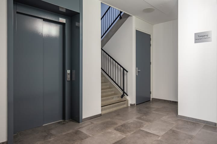 Foto 5 van Benzenraderweg 59