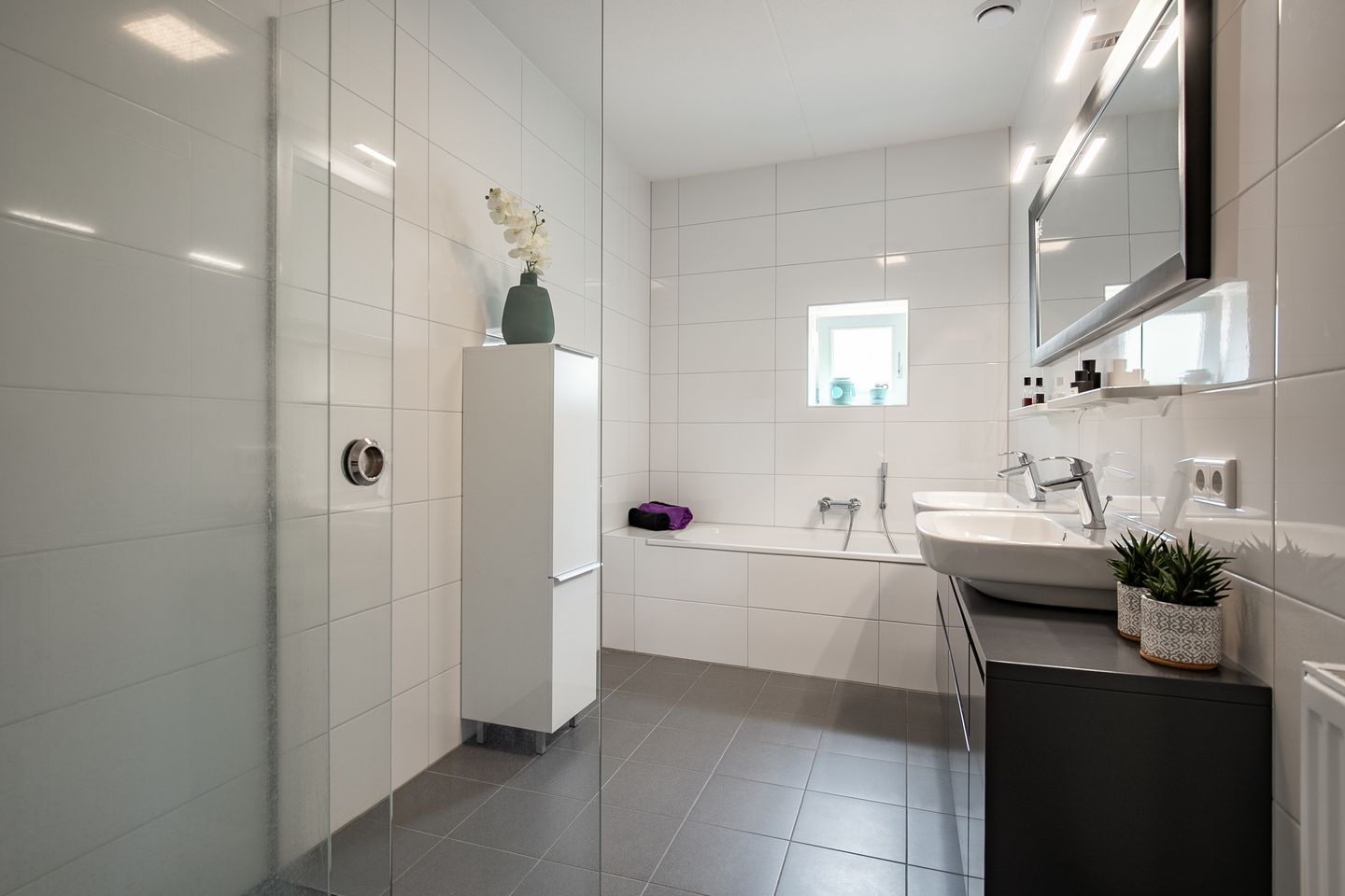 Photo 20 of Benzenraderweg 59