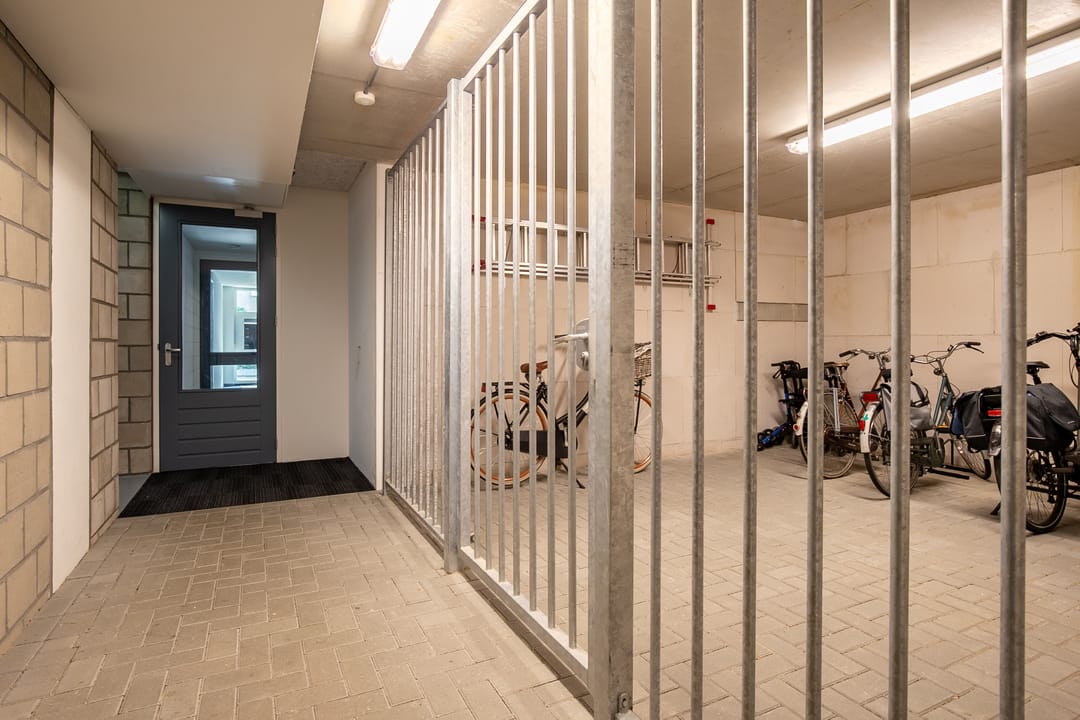 Photo 28 of Benzenraderweg 59