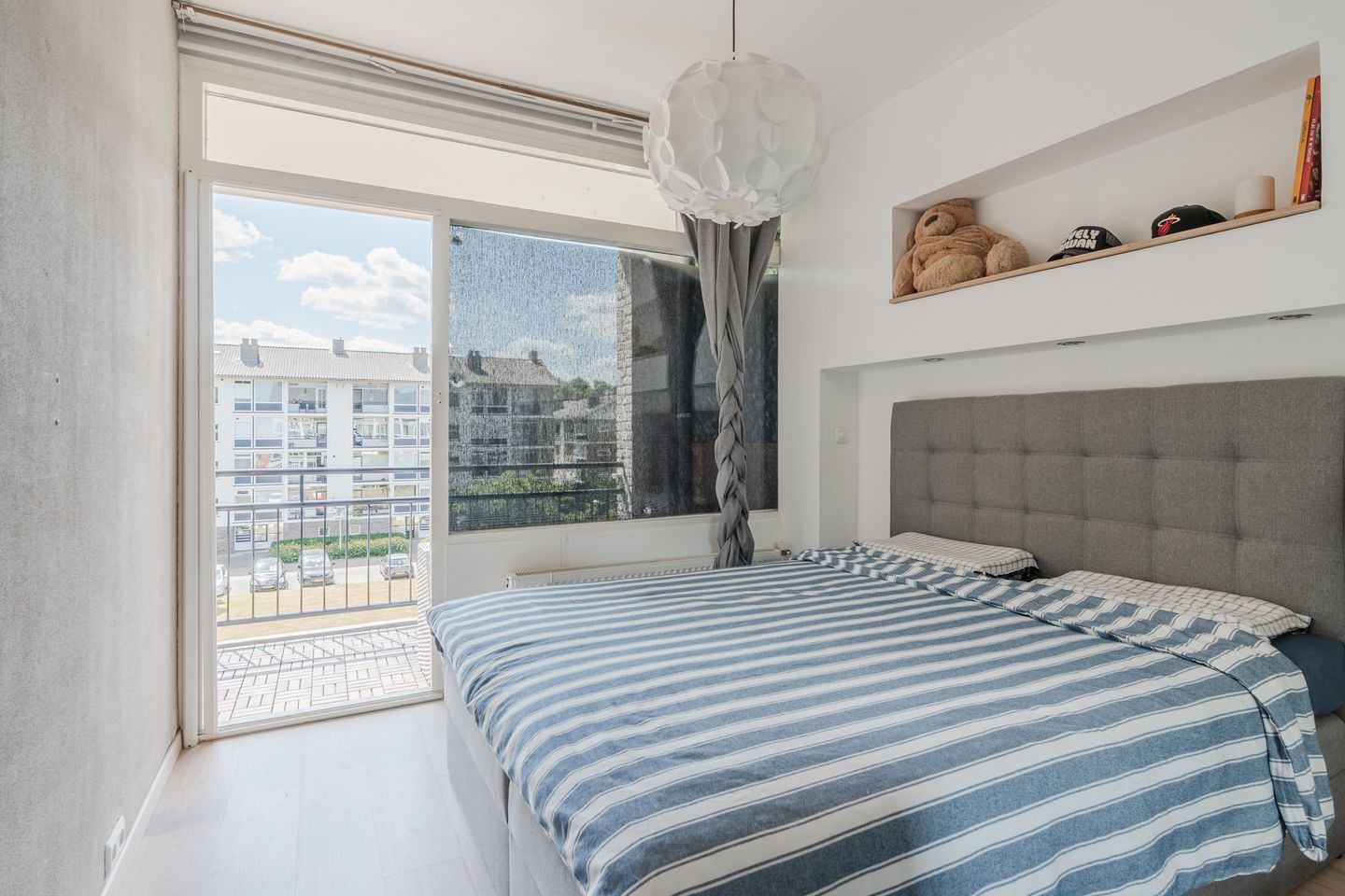 Photo 10 of Simon van Leeuwenstraat 30