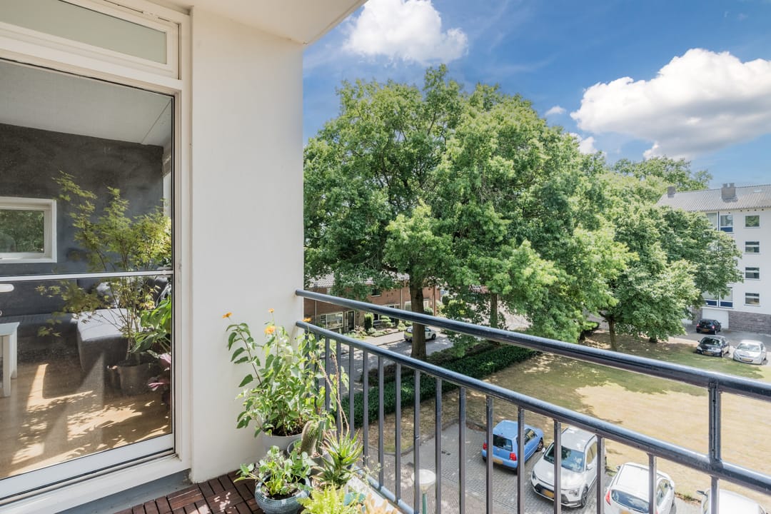 Photo 22 of Simon van Leeuwenstraat 30