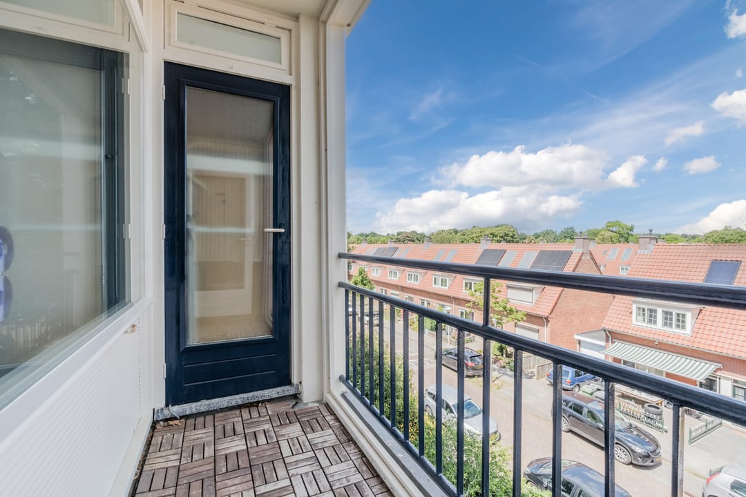 Photo 28 of Simon van Leeuwenstraat 30