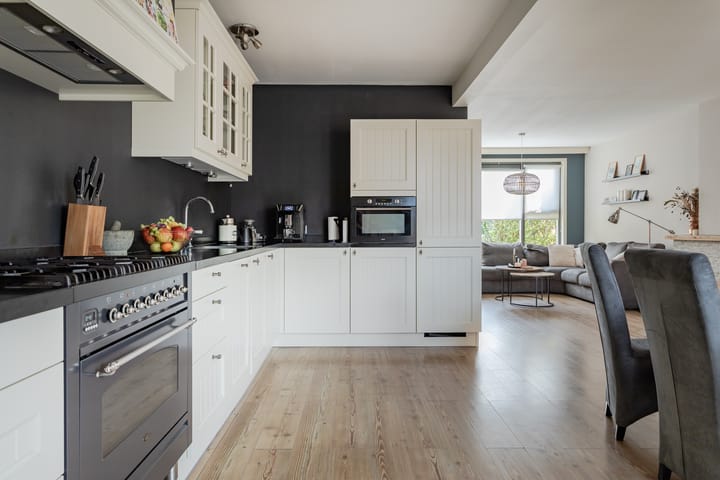 Photo 6 of Burgemeester Kosterstraat 8