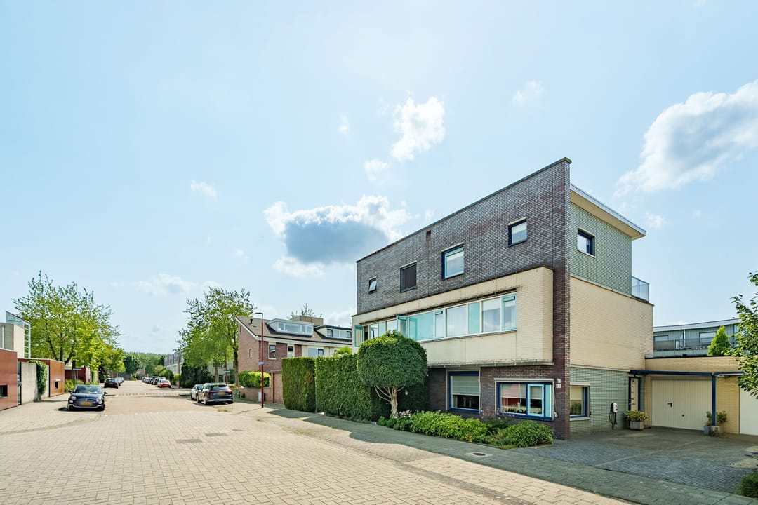 Photo 2 of Gerard Walschaphove 23