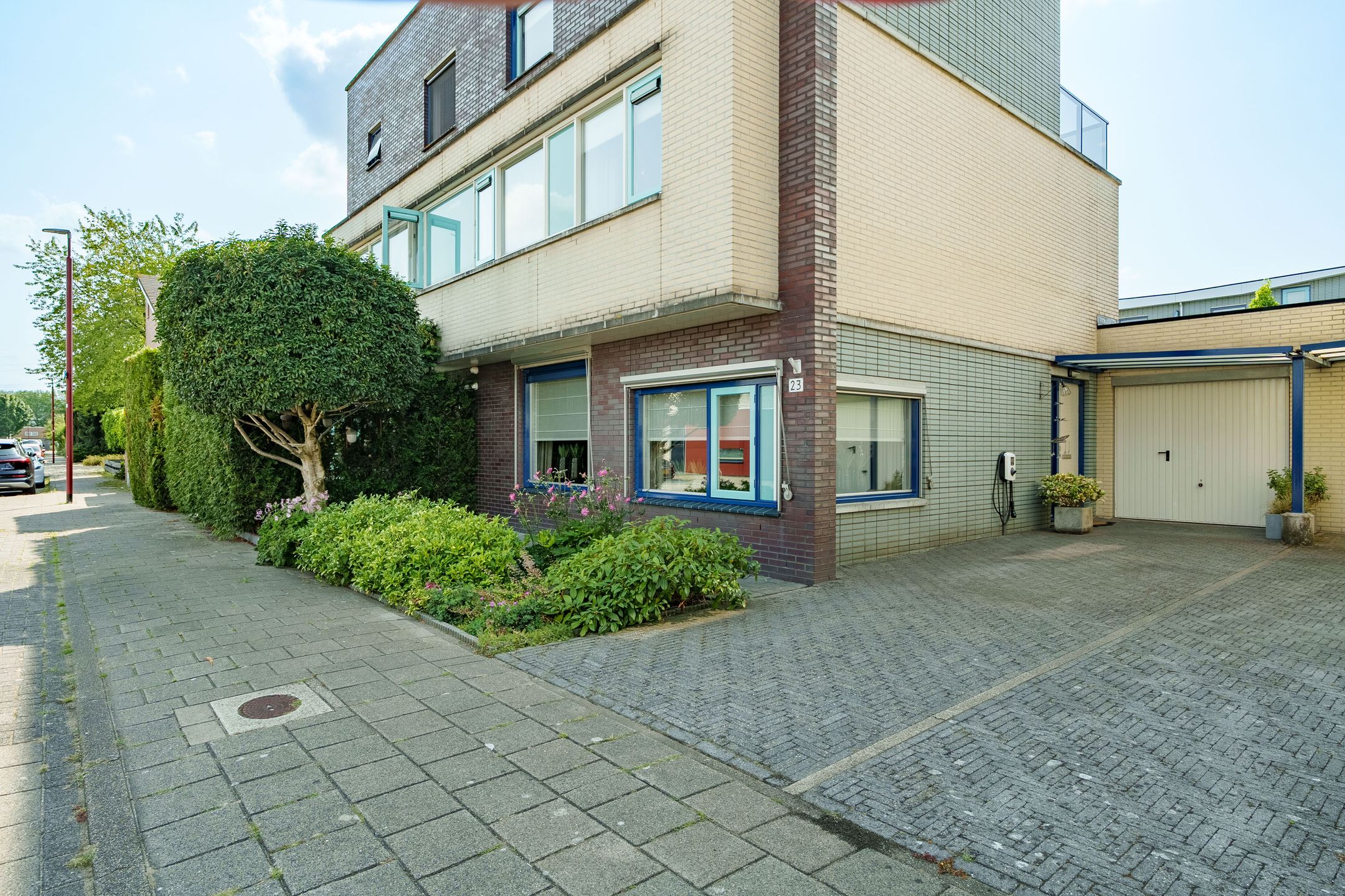 Photo 3 of Gerard Walschaphove 23