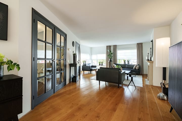 Photo 4 of Gerard Walschaphove 23