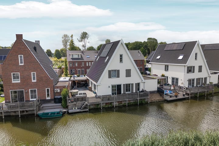 Foto 1 van Frits Zernikestraat 26