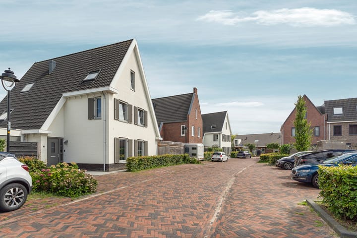 Foto 10 van Frits Zernikestraat 26