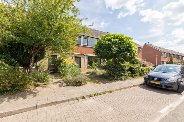 Foto 2 van Treubstraat 76