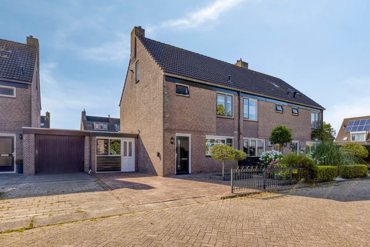 Foto 1 van Tjadenweg 37