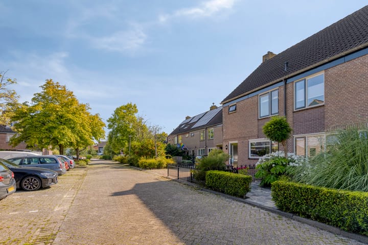 Foto 3 van Tjadenweg 37