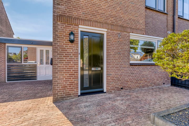 Foto 4 van Tjadenweg 37