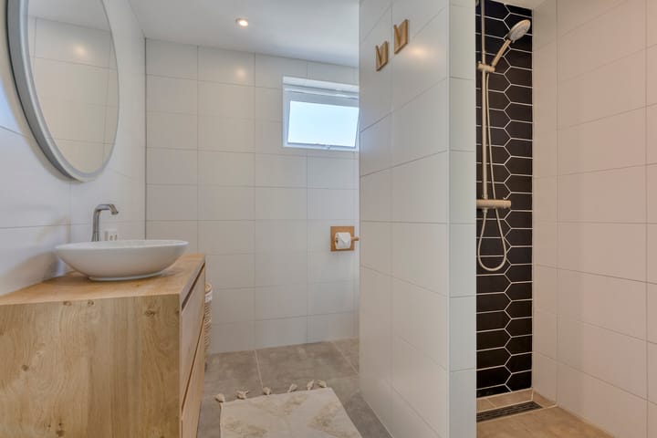 Foto 23 van Tjadenweg 37