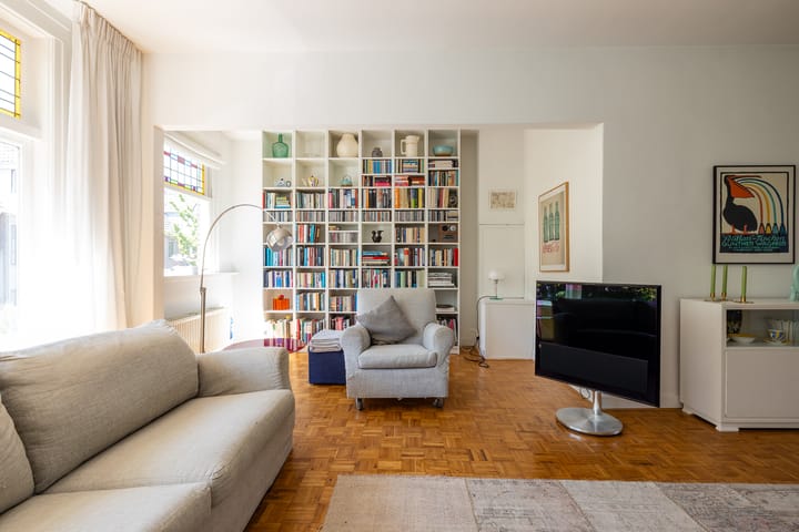 Photo 2 of Kerstant van den Bergelaan 8-B