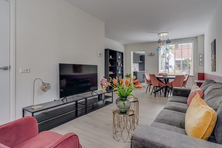 Foto 2 van Brederodestraat 46