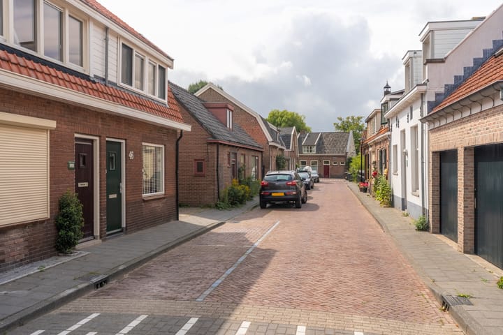 Foto 32 van Brederodestraat 46