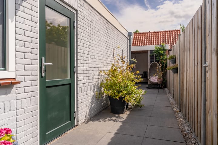 Foto 28 van Brederodestraat 46