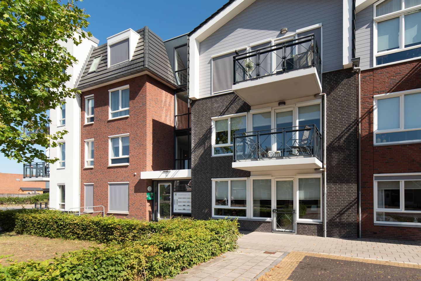 Photo 1 of Haarstraat 150-002