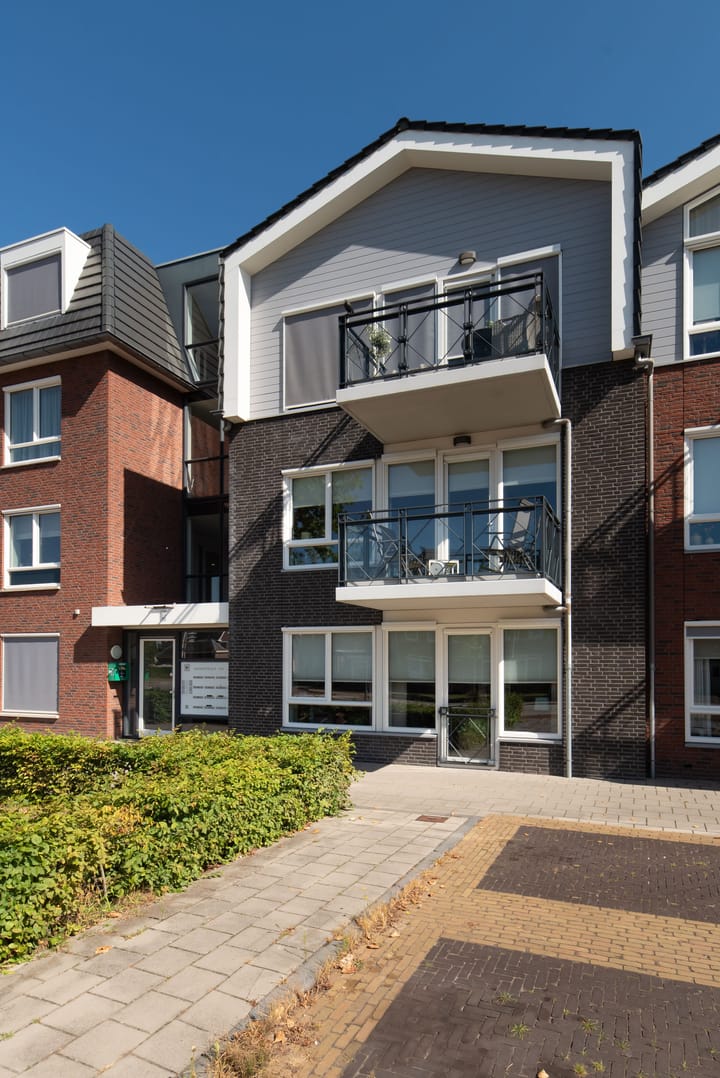 Photo 5 of Haarstraat 150-002