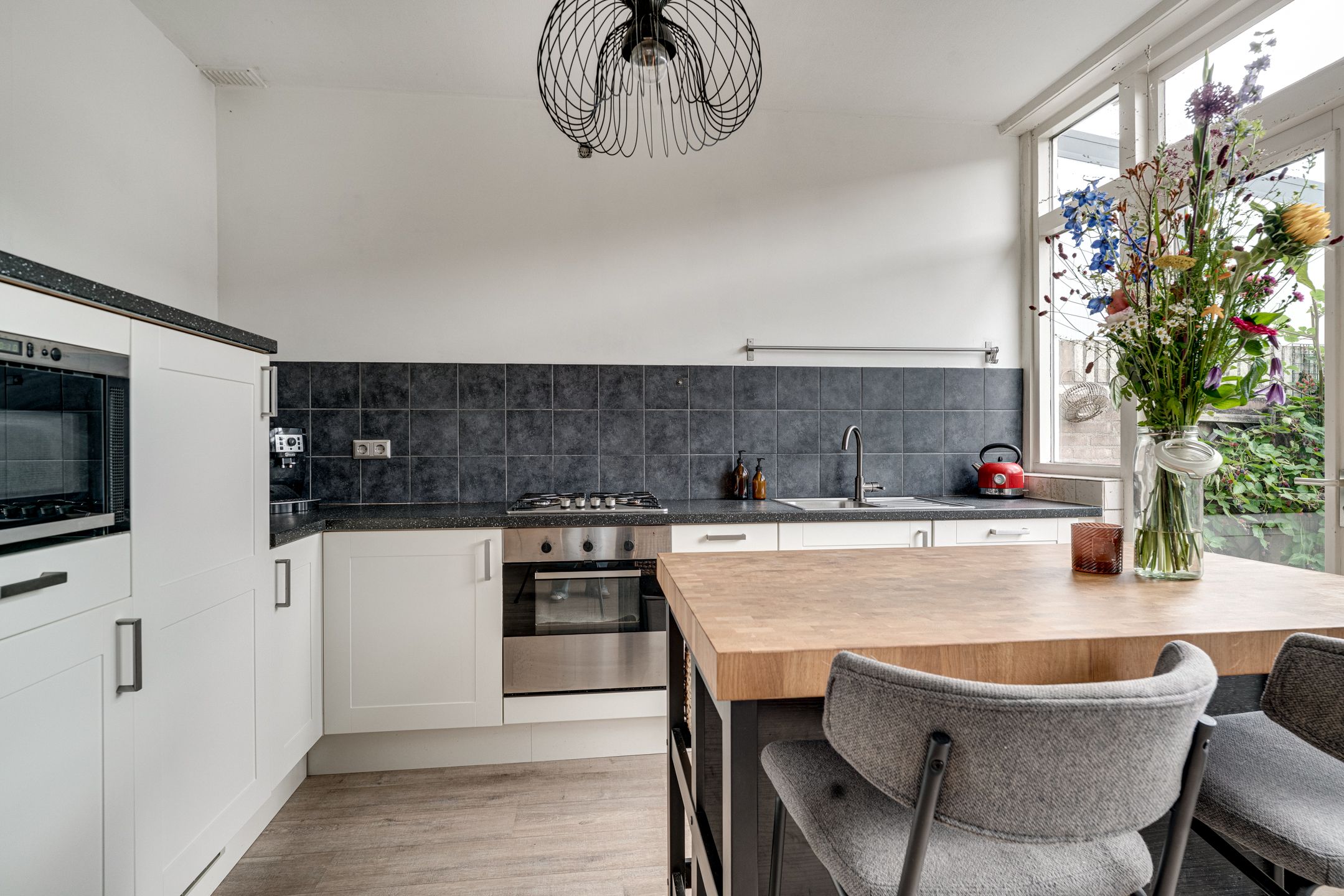 Foto 12 van Bizetstraat 12