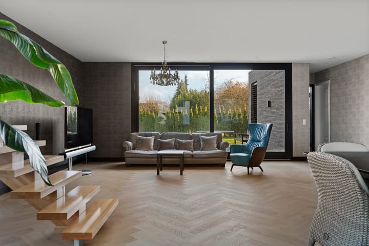 Photo 10 of Fritz Langstraat 5