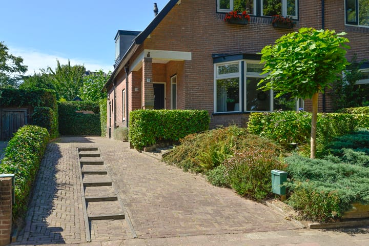 Foto 2 van Jac. van Looylaan 10