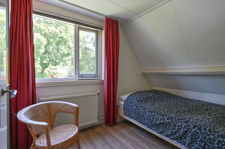 Foto 16 van Jac. van Looylaan 10