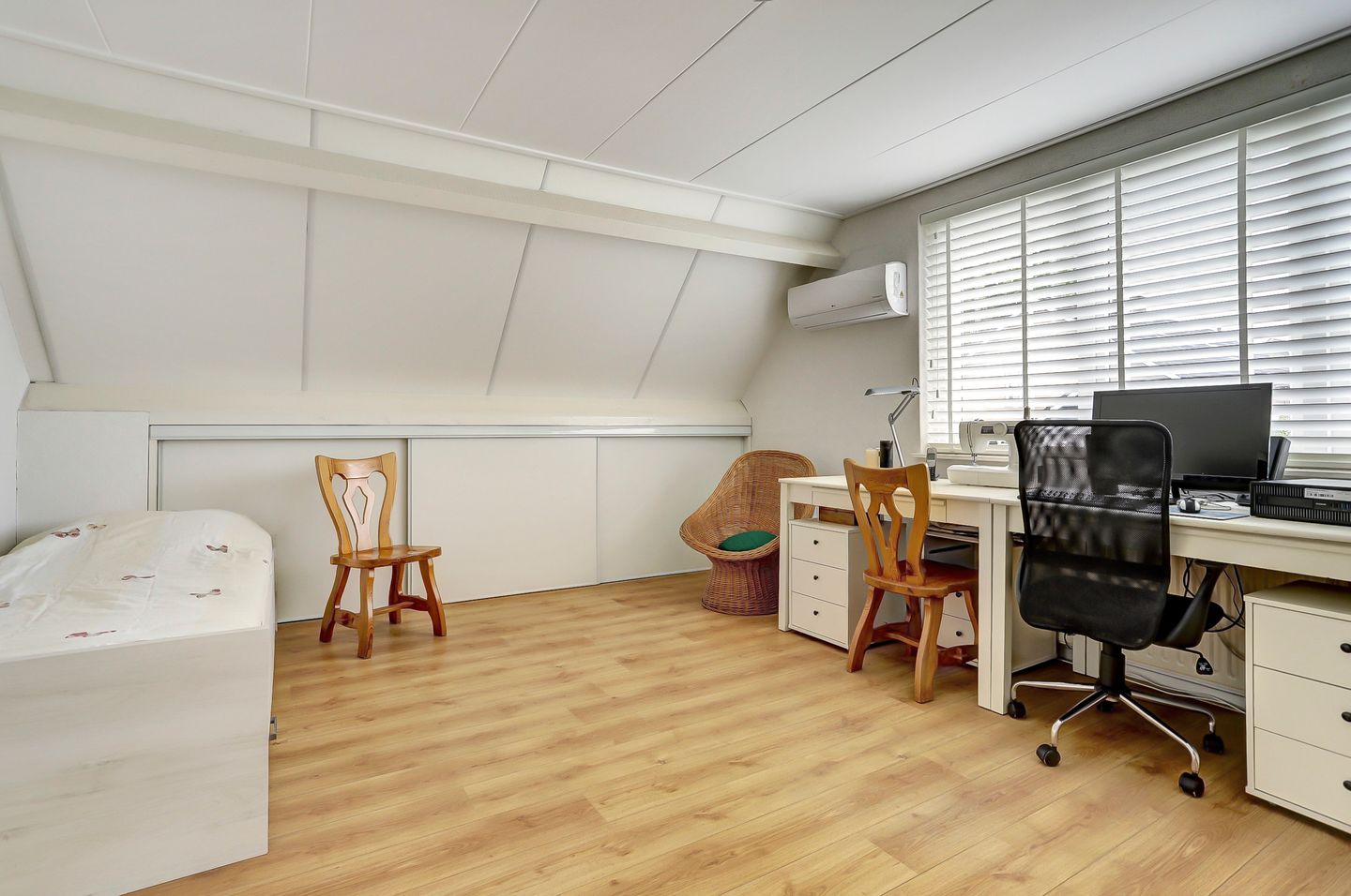 Foto 35 van Wethouder Viveenstraat 2