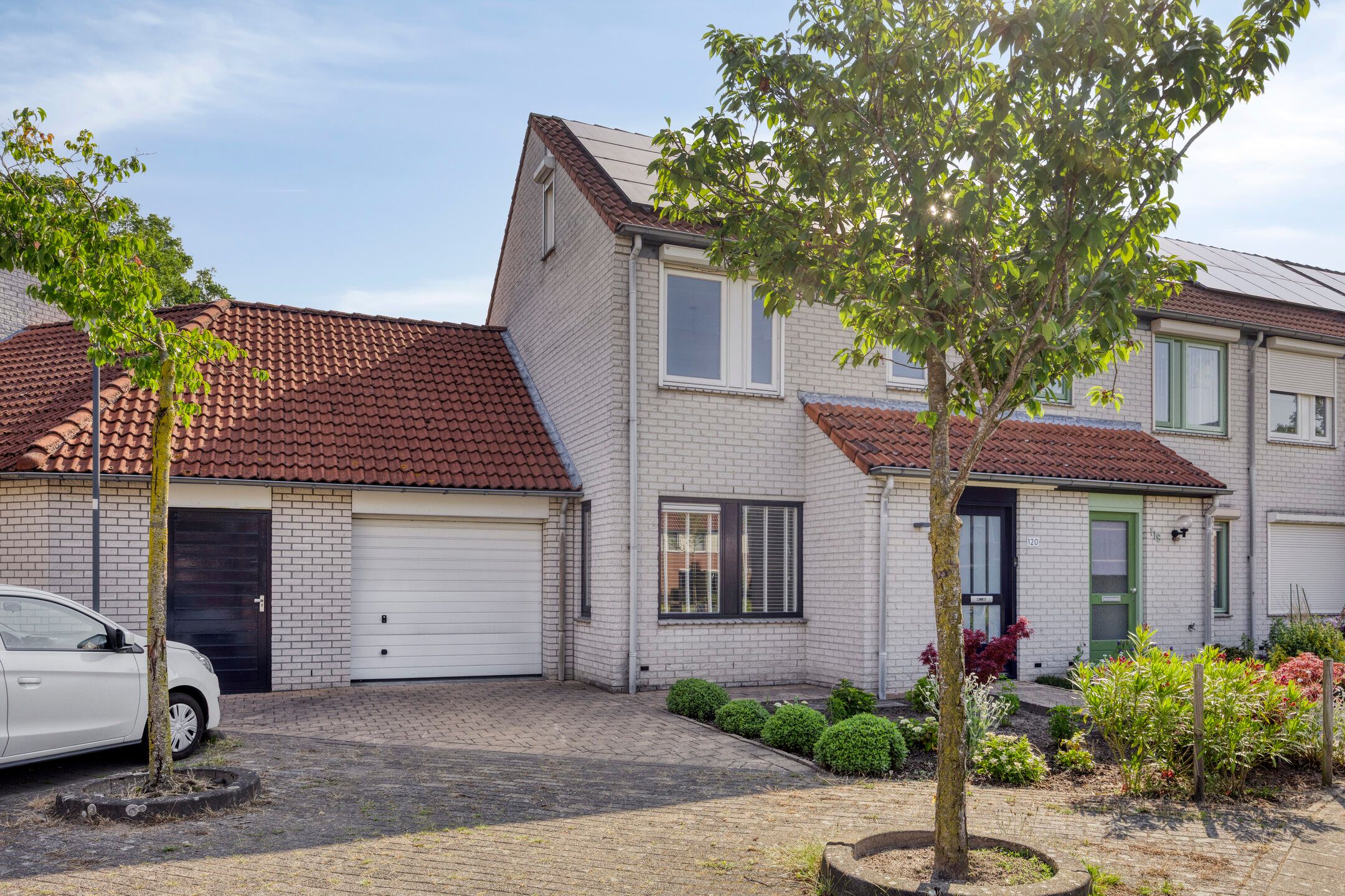 Photo 36 of Hunzestraat 120