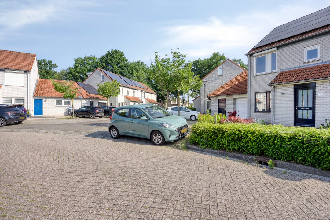 Photo 38 of Hunzestraat 120