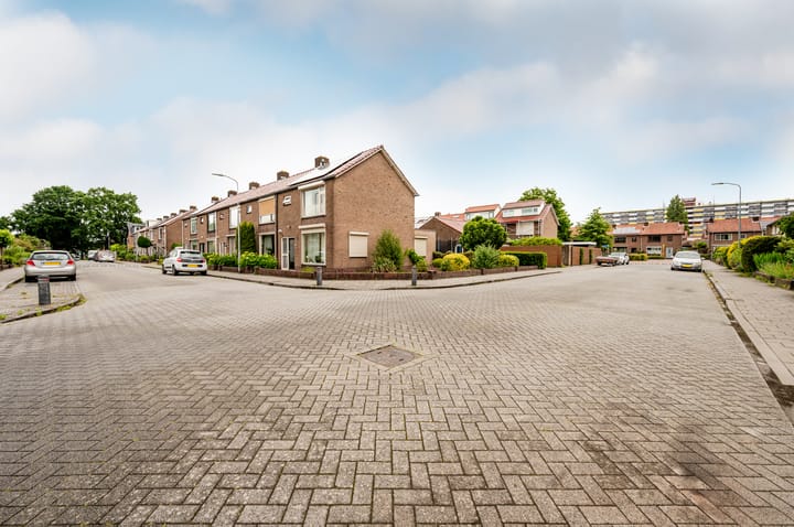 Foto 33 van Staringstraat 18