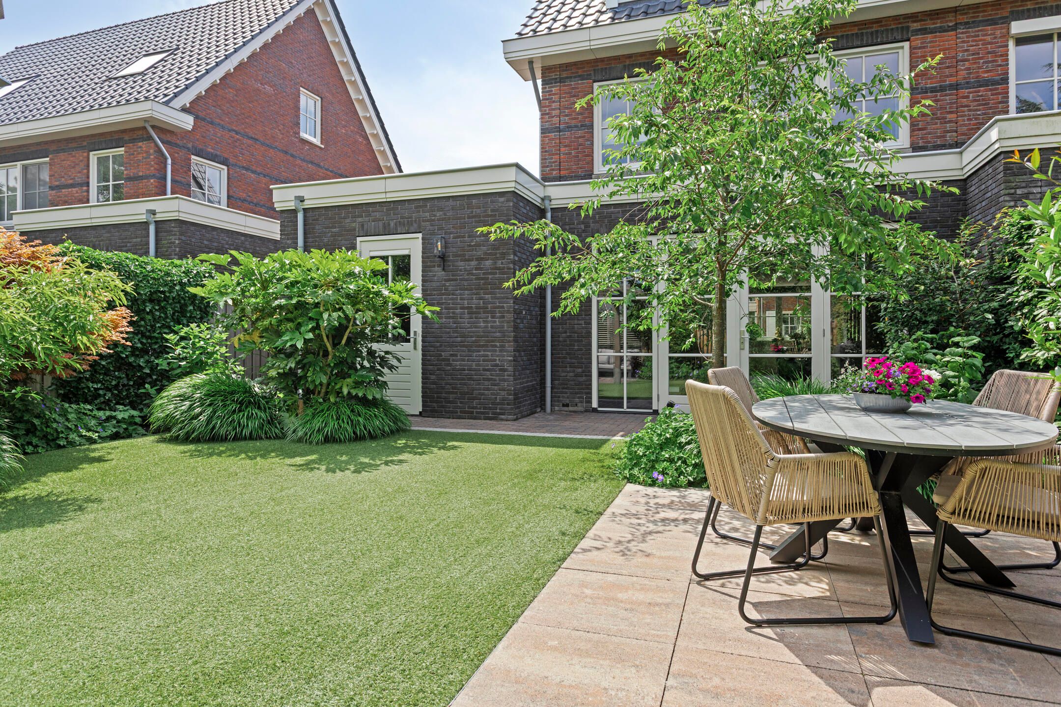 Photo 15 of Tusschen beide Wegen 10