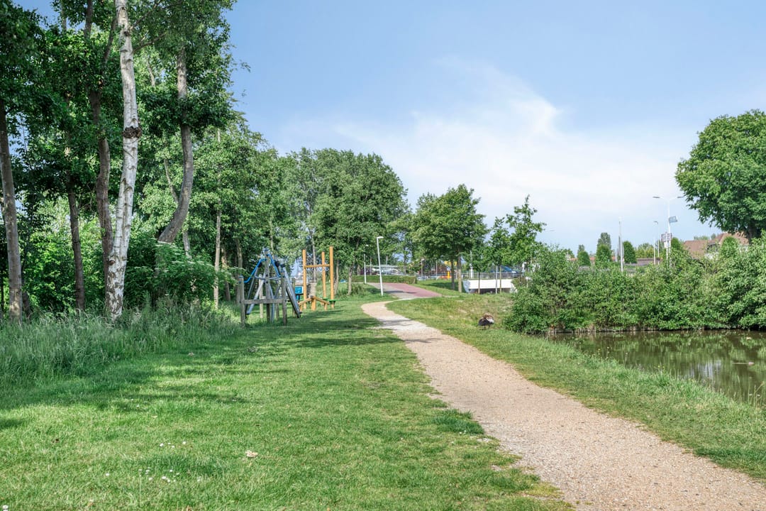 Photo 43 of Tusschen beide Wegen 10