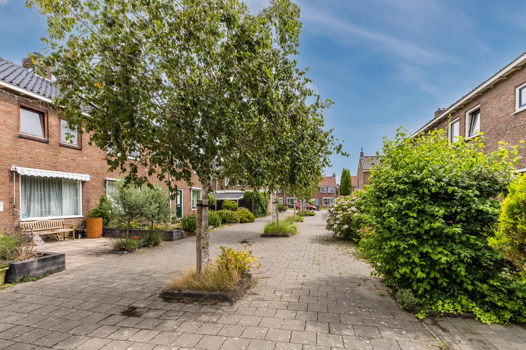 Photo 38 of Renessestraat 20