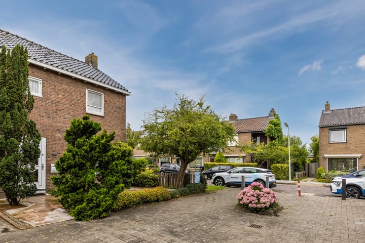 Photo 39 of Renessestraat 20